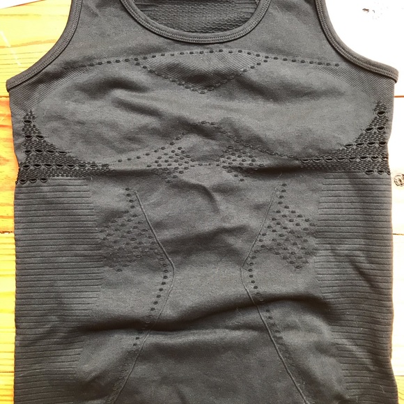 Gymshark Flawless Knit Vest Black Mesh Top, NWT, M - Picture 10 of 13